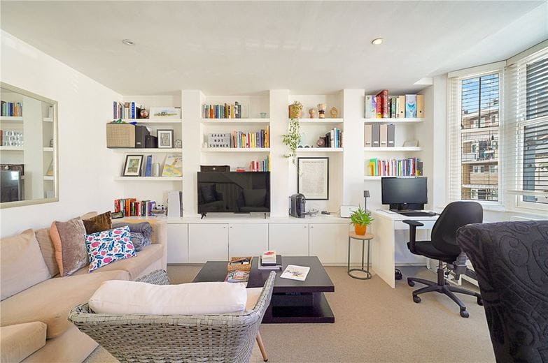 2 bedroom flat, Rigault Road, London SW6 - Available