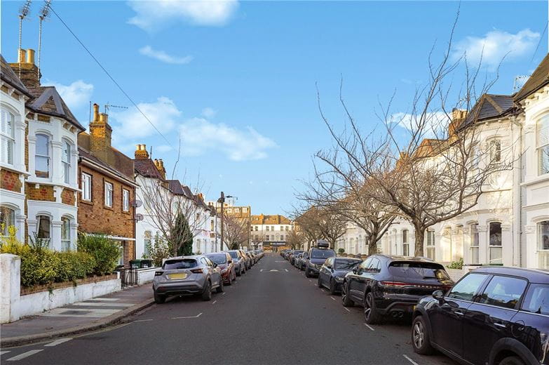 4 bedroom house, Alderville Road, London SW6 - Available