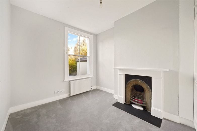 4 bedroom house, Alderville Road, London SW6 - Available