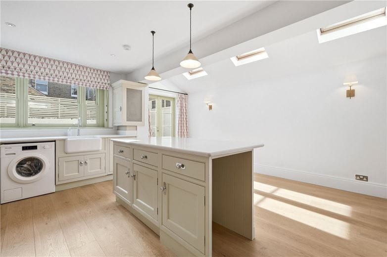 4 bedroom house, Rosaville Road, London SW6 - Available