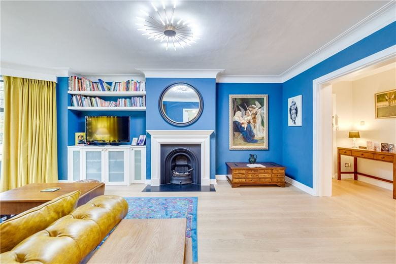 4 bedroom flat, Portsmouth Road, London SW15 - Available