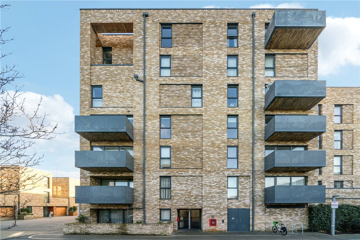 2 bedroom flat, Beatrice Place, London SW19 - Under Offer