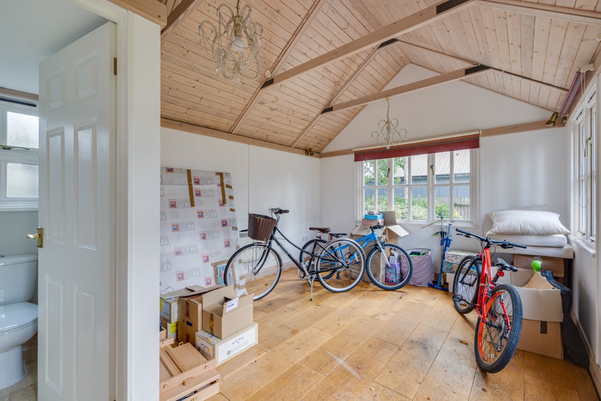 5 bedroom house, Belgrave Road, Barnes SW13 - Available