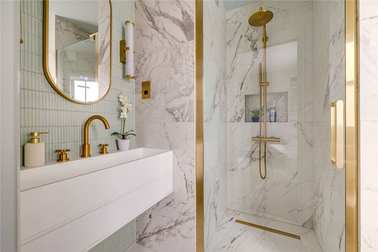 5 bedroom house, Byfeld Gardens, London SW13 - Sold STC