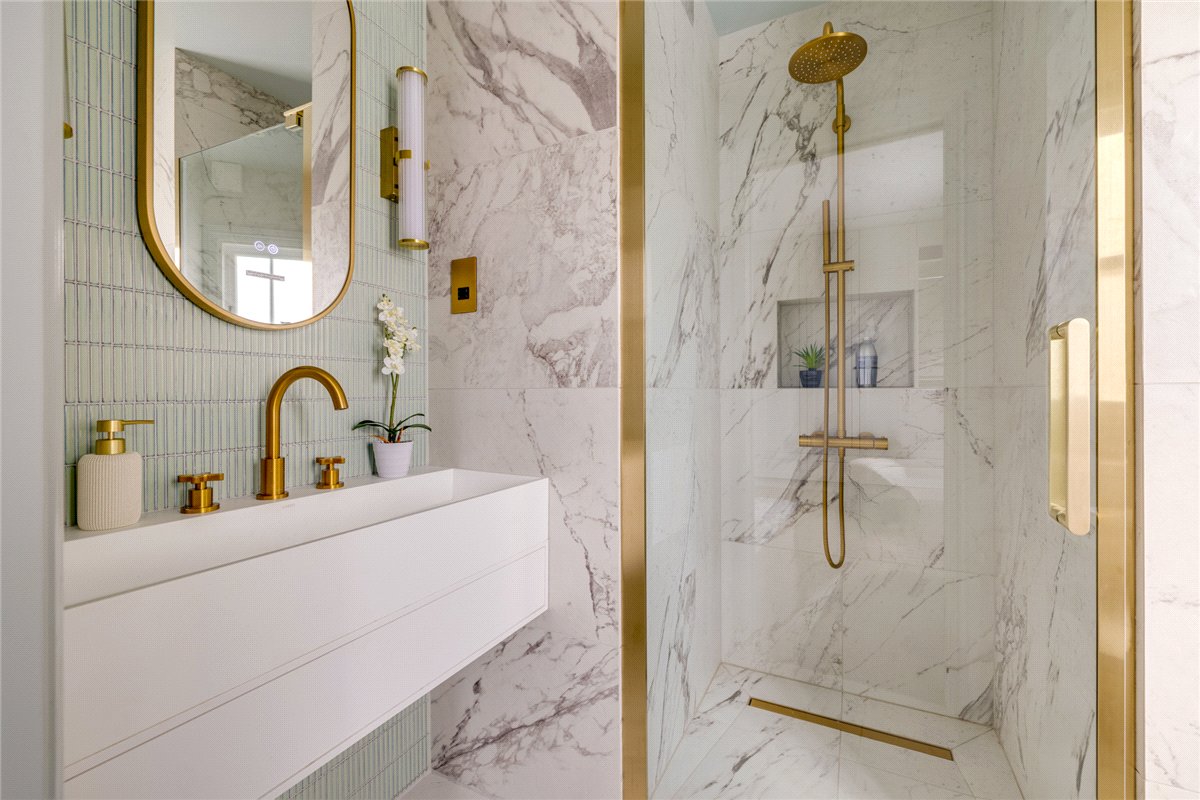 5 bedroom house, Byfeld Gardens, London SW13 - Sold STC