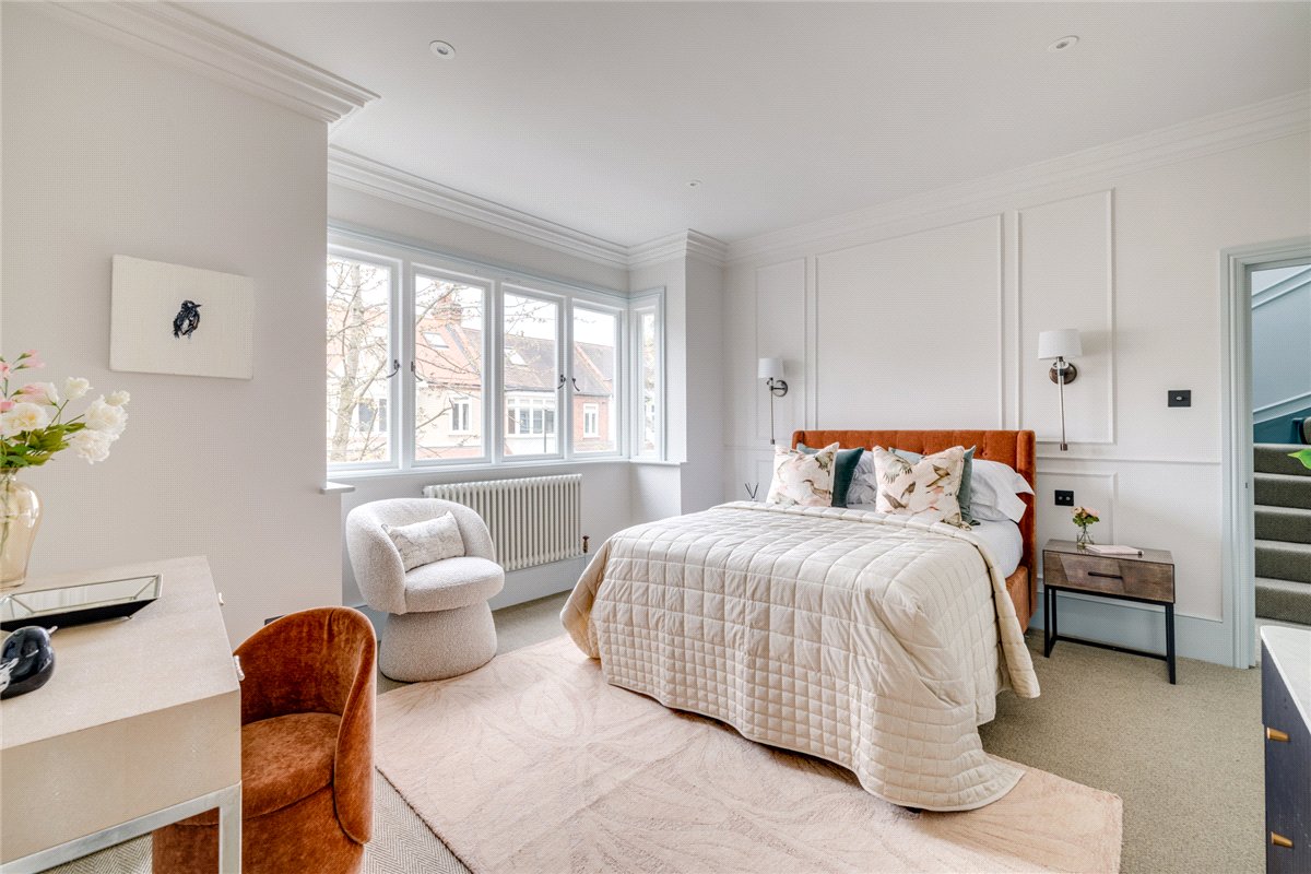 5 bedroom house, Byfeld Gardens, London SW13 - Sold STC