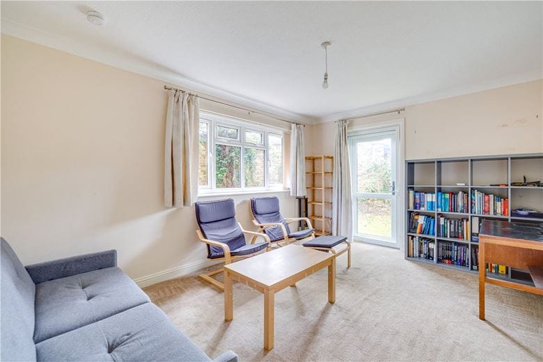 1 bedroom flat, Clarence Lane, London SW15 - Available