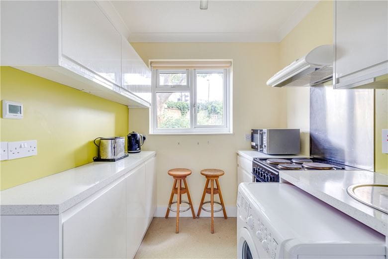 1 bedroom flat, Clarence Lane, London SW15 - Available