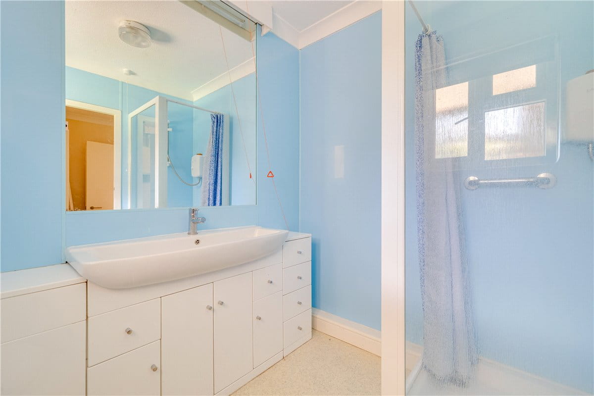 1 bedroom flat, Clarence Lane, London SW15 - Sold STC