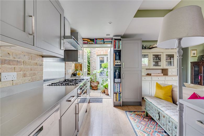 2 bedroom flat, Trentham Street, London SW18 - Sold