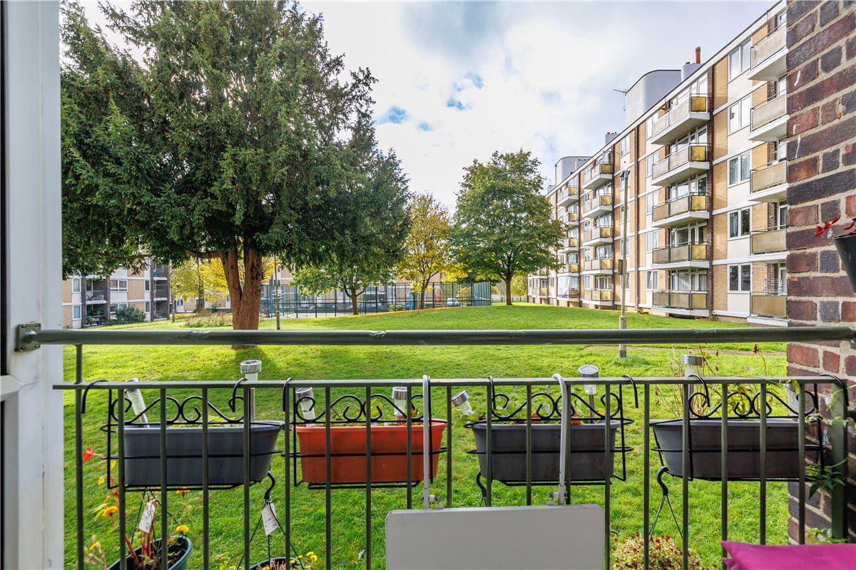 2 bedroom flat, Winterfold Close, London SW19 - Sold