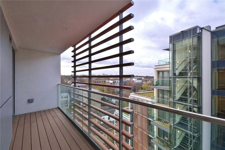 2 bedroom flat, Ireton House, 3 Stamford Square SW15 - Available