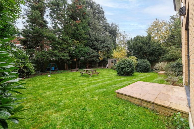 2 bedroom flat, Victoria Drive, London SW19 - Available