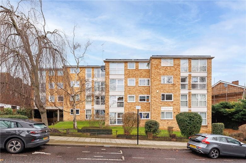 2 bedroom flat, Albert Drive, London SW19 - Available