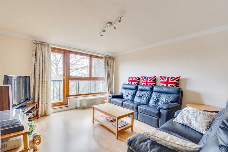 2 bedroom flat, Gipsy Lane, London SW15 - Available