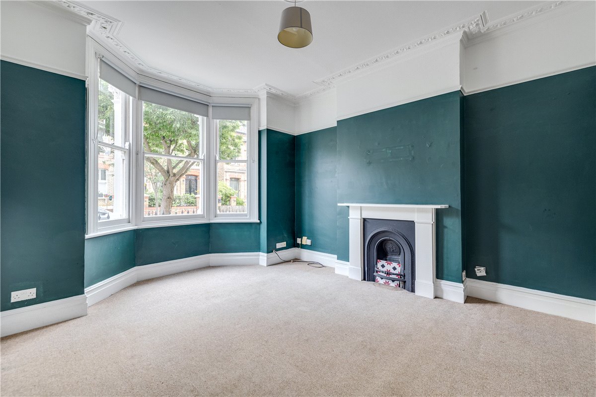 2 bedroom flat, Cromford Road, London SW18 - Sold STC