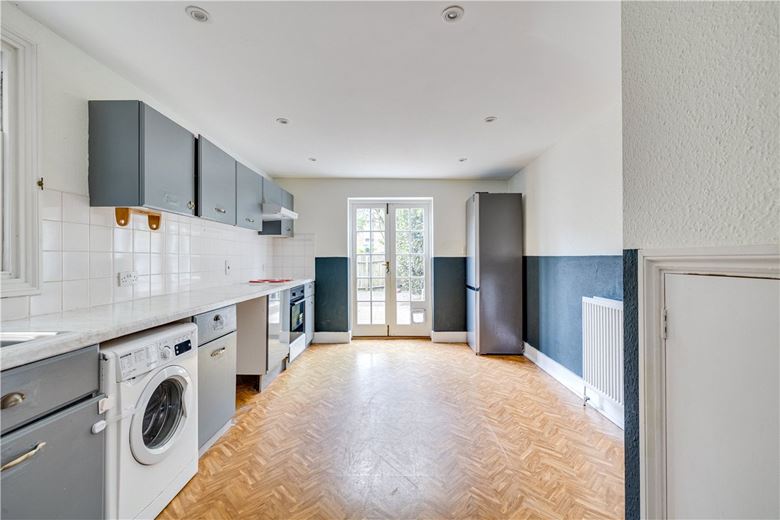 2 bedroom flat, Cromford Road, London SW18 - Sold STC
