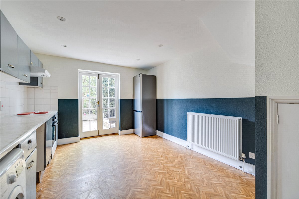 2 bedroom flat, Cromford Road, London SW18 - Sold STC
