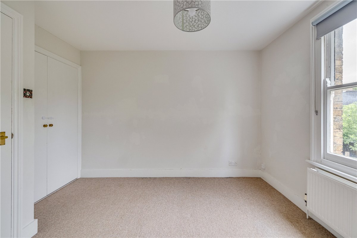 2 bedroom flat, Cromford Road, London SW18 - Sold STC