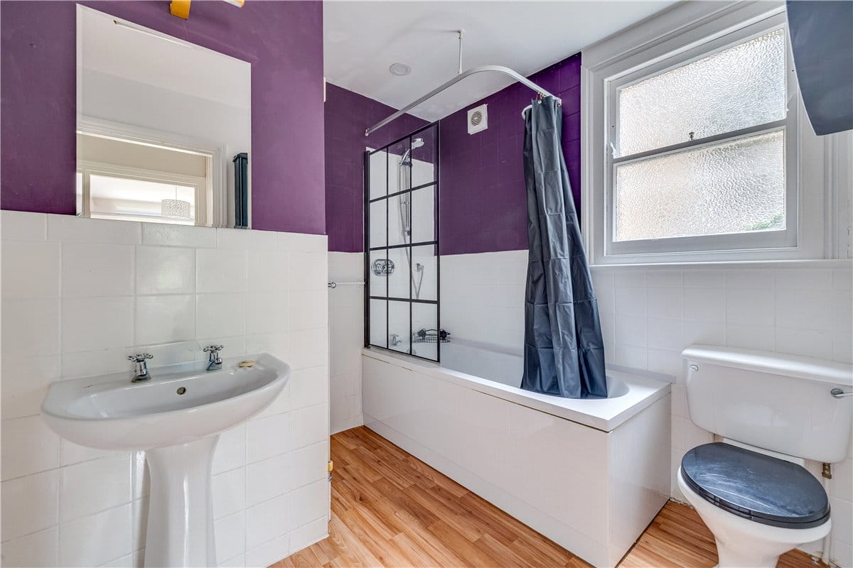 2 bedroom flat, Cromford Road, London SW18 - Sold STC