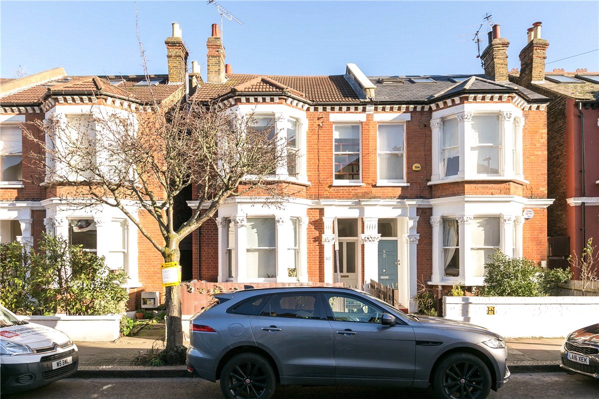 1 bedroom flat, Cromford Road, London SW18 - Sold STC