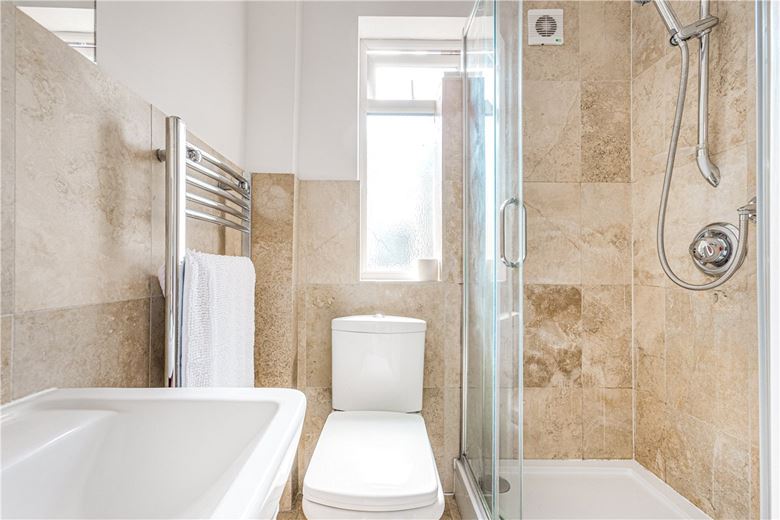 2 bedroom flat, Putney Bridge Road, London SW15 - Available