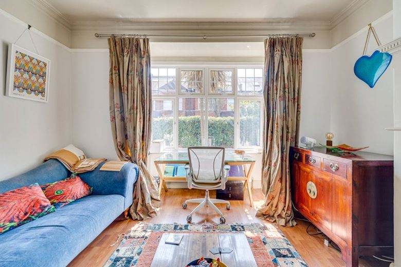 4 bedroom house, Kingsway, London SW14 - Sold STC