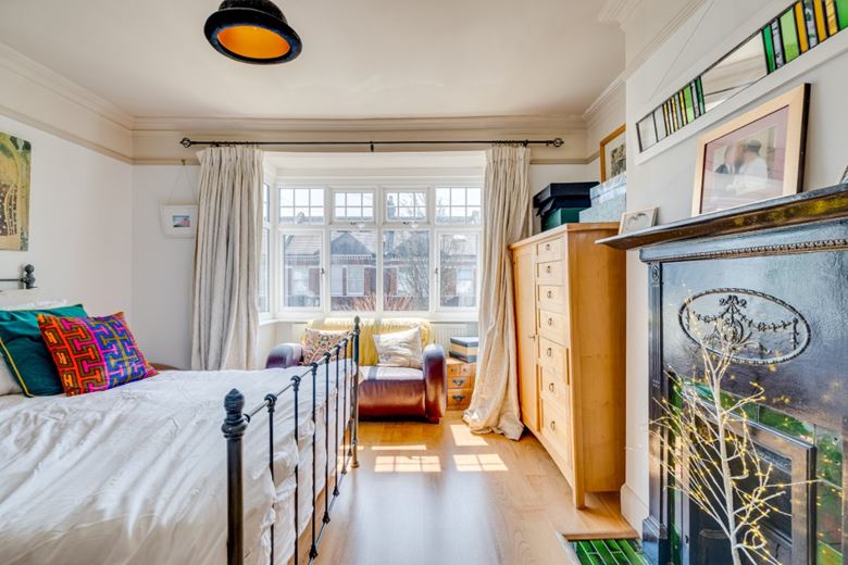 4 bedroom house, Kingsway, London SW14 - Sold STC