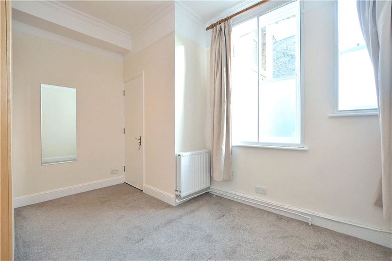 1 bedroom flat, Mortlake High Street, London SW14 - Available