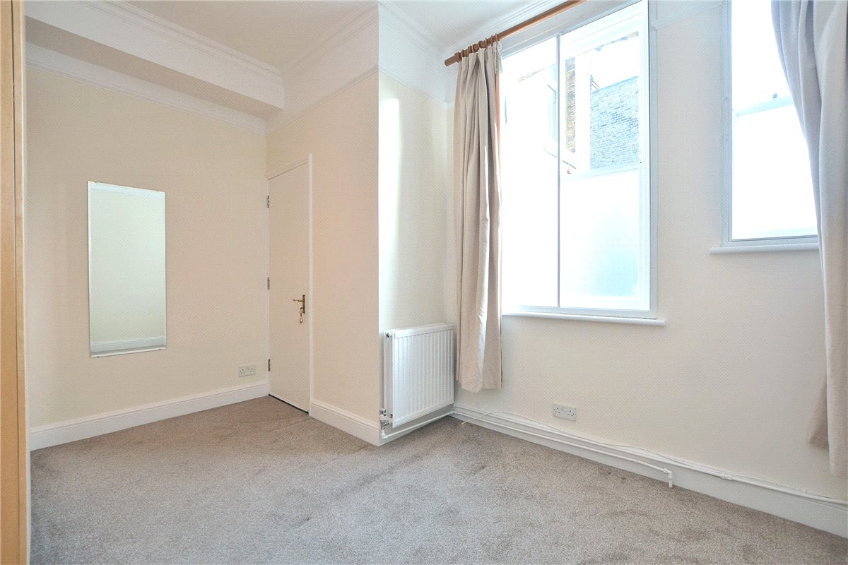 1 bedroom flat, Mortlake High Street, London SW14 - Available