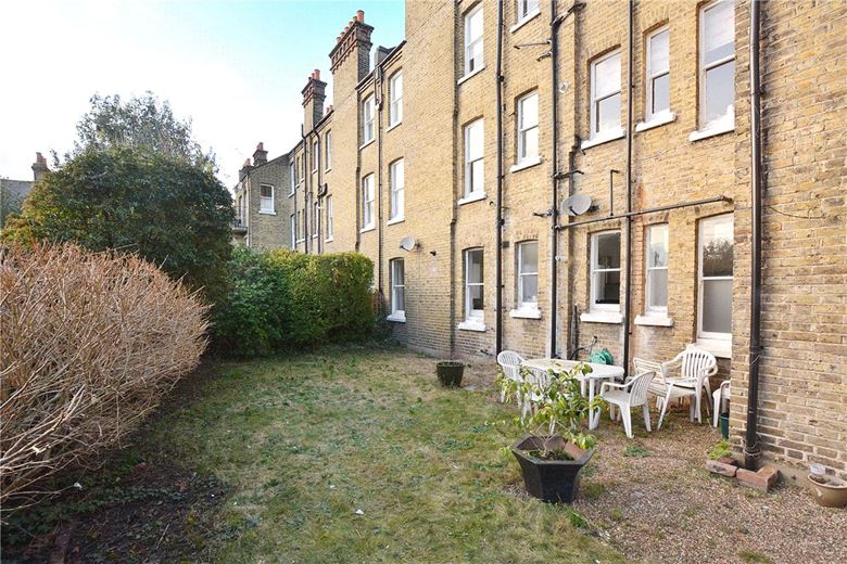 1 bedroom flat, Mortlake High Street, London SW14 - Available