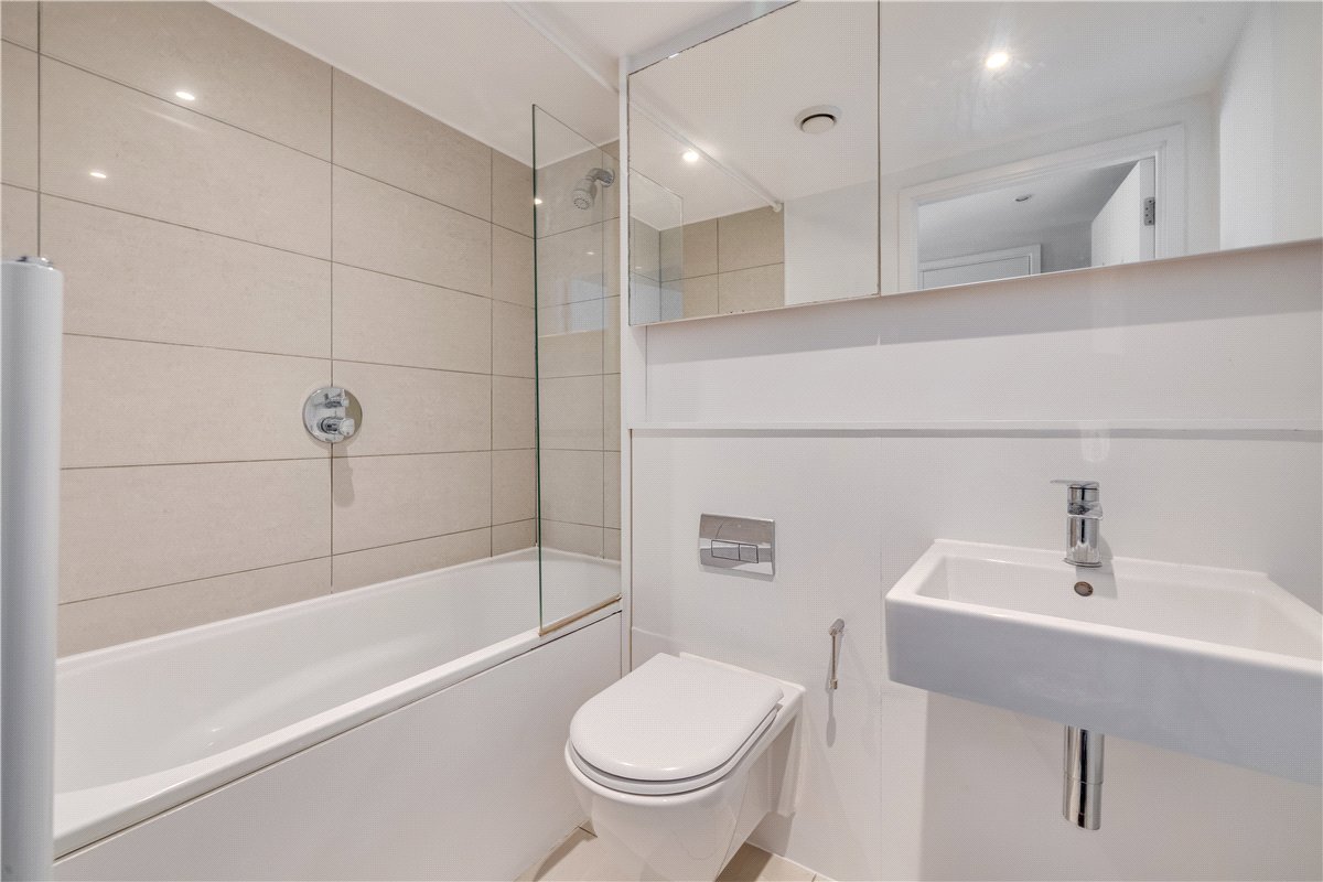 1 bedroom flat, Hardwicks Square, London SW18 - Available