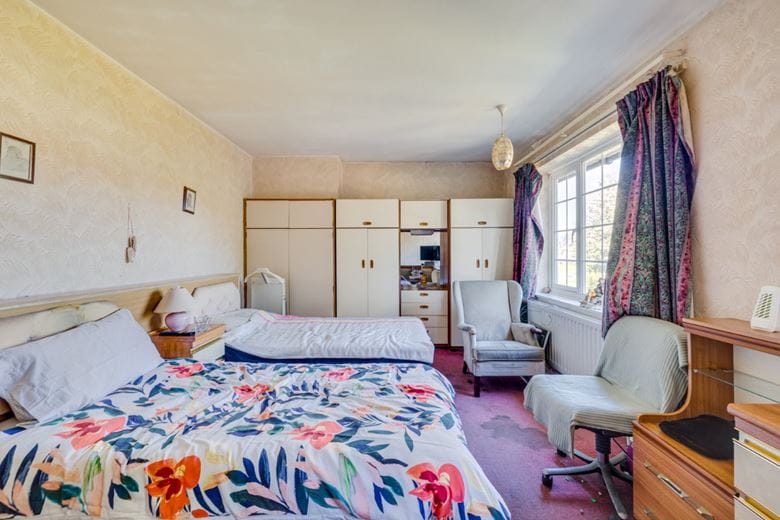 2 bedroom house, Barnes Avenue, London SW13 - Available