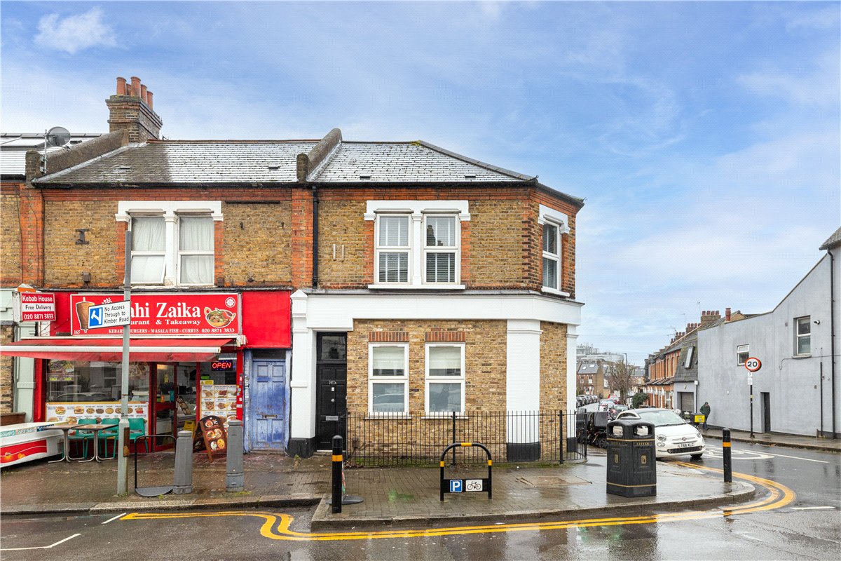 1 bedroom flat, Merton Road, London SW18 - Available