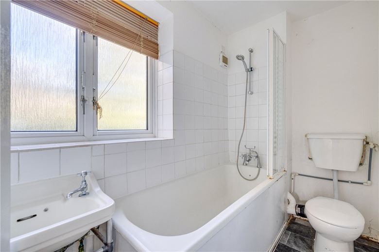 1 bedroom flat, Windlesham Grove, London SW19 - Available