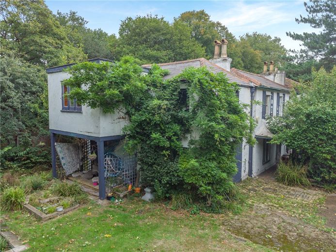  bedroom , Roehampton Vale, London SW15 - Available