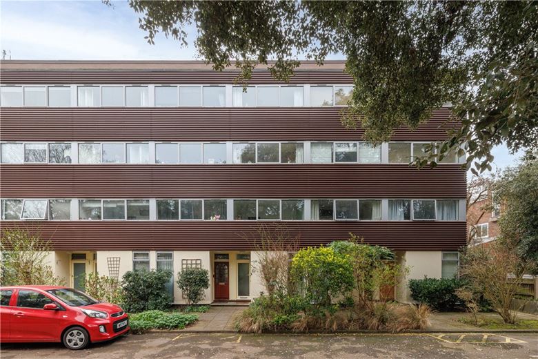 2 bedroom maisonette, Claudia Place, London SW19 - Sold STC