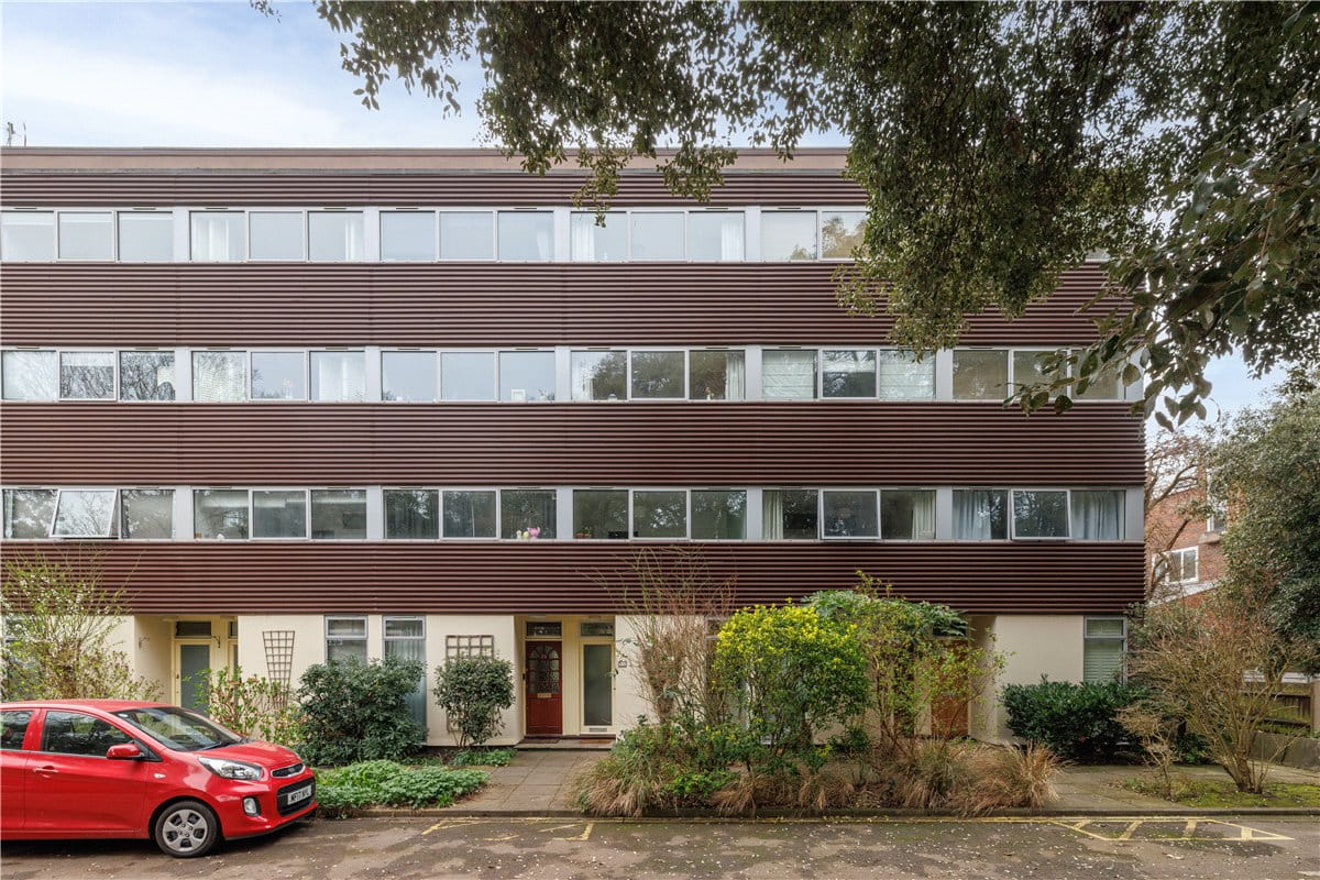 2 bedroom maisonette, Claudia Place, London SW19 - Sold STC