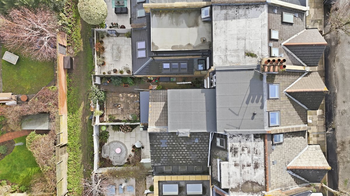 5 bedroom house, Second Avenue, London SW14 - Sold STC