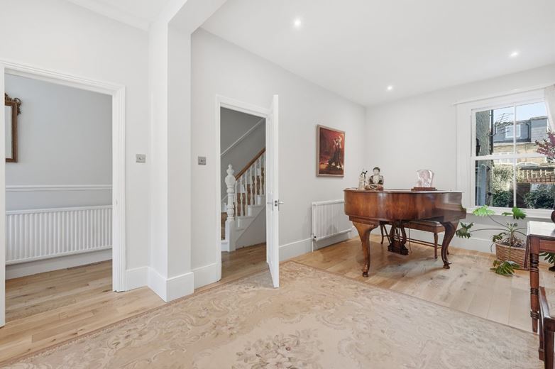 5 bedroom house, Second Avenue, London SW14 - Sold STC