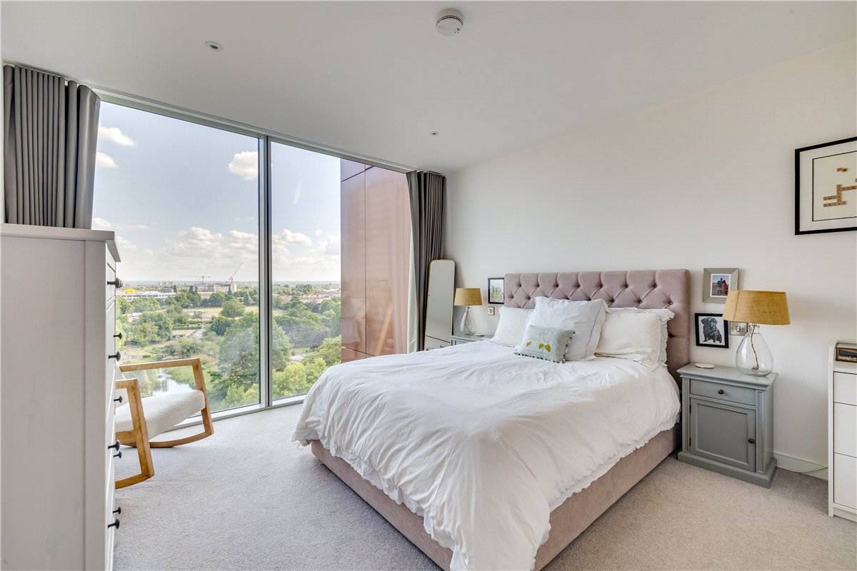 1 bedroom flat, Buckhold Road, London SW18 - Available