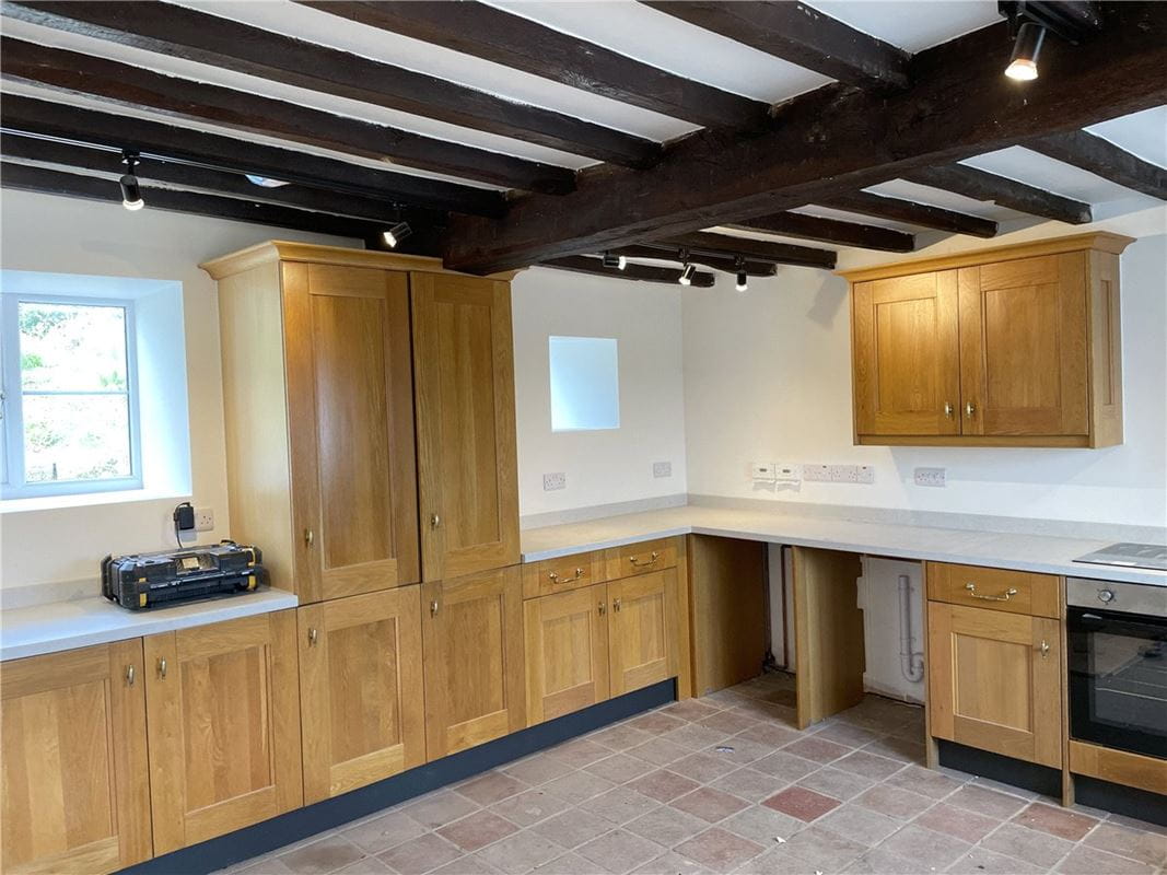 3 bedroom house, Wrexham Road, Pontblyddyn CH7 - Available