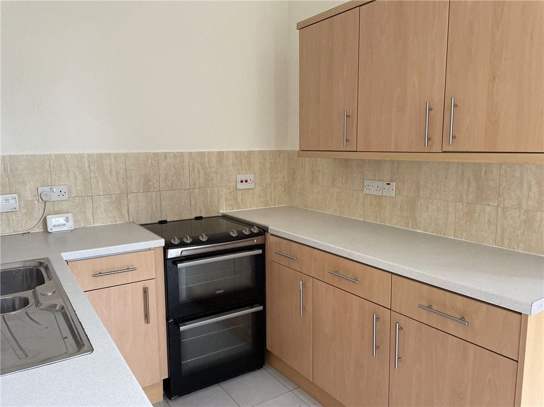 2 bedroom flat, Ffordd Pennant, Eglwysbach LL28 - Available