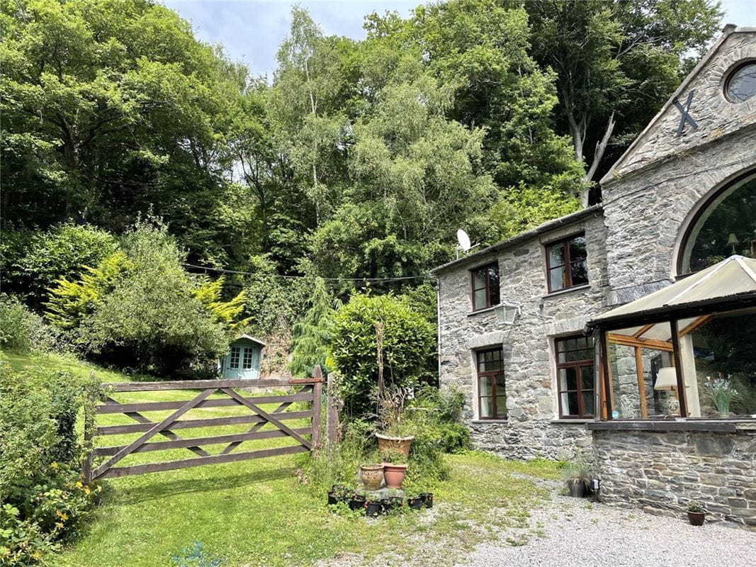 2 bedroom flat, Ffordd Pennant, Eglwysbach LL28 - Available