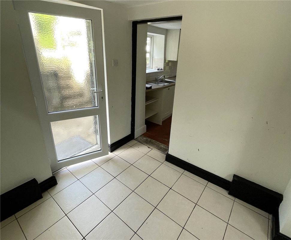 2 bedroom house, Wrexham Road, Pontblyddyn CH7 - Available