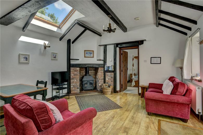  bedroom house, Huntsham, Tiverton EX16 - Available