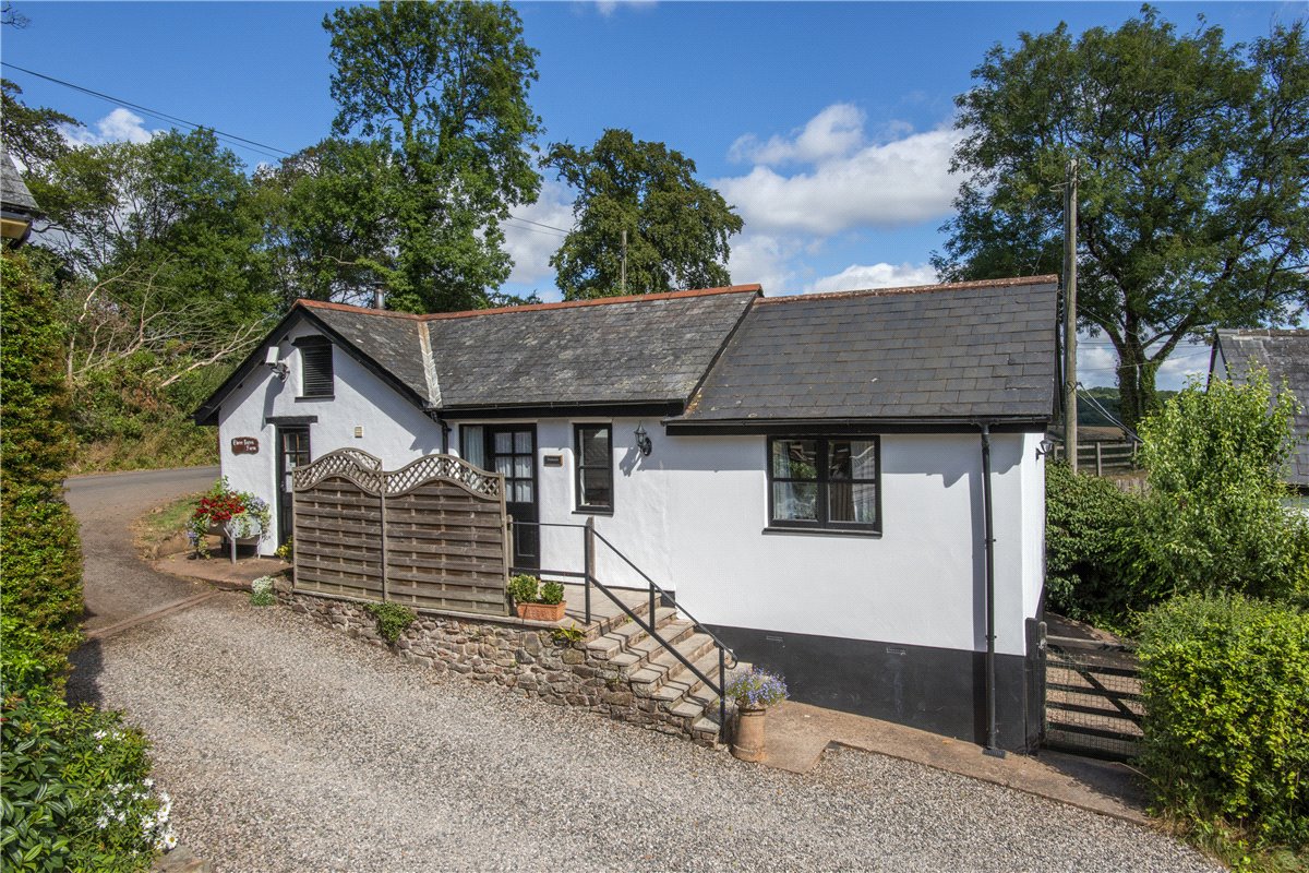  bedroom house, Huntsham, Tiverton EX16 - Available