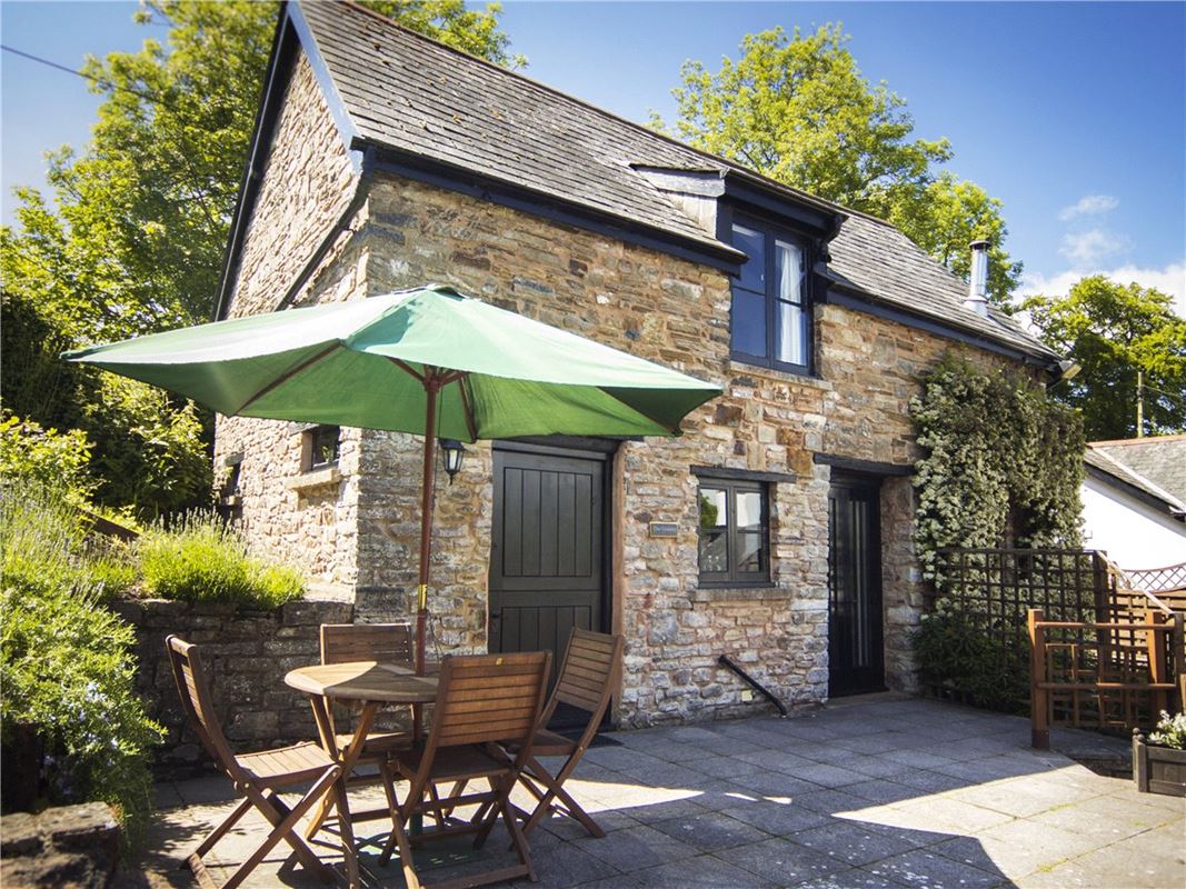  bedroom house, Huntsham, Tiverton EX16 - Available