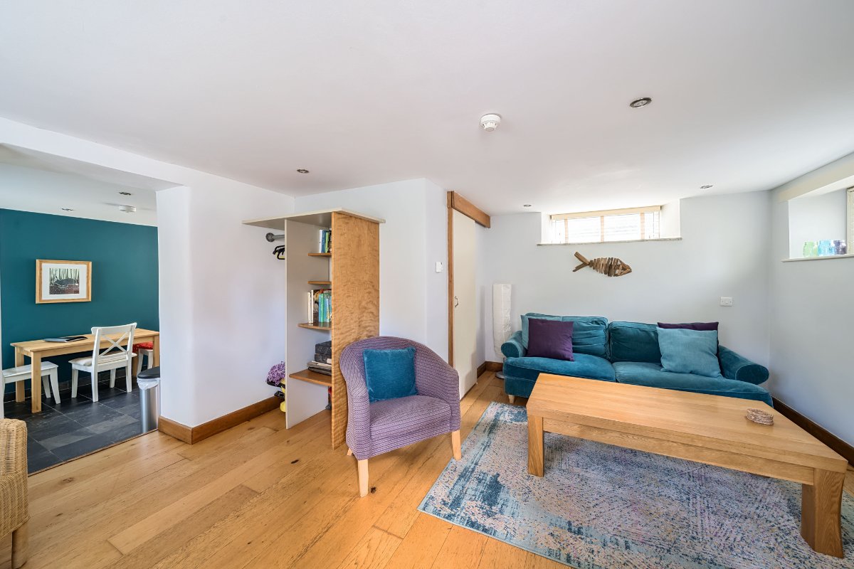 7 bedroom house, School Lane, Compton Dundon TA11 - Available