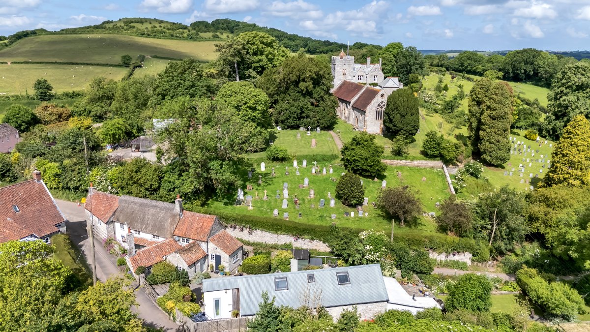 7 bedroom house, School Lane, Compton Dundon TA11 - Available